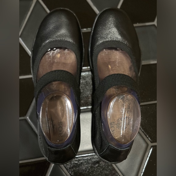 Taos Footwear Bandana 2 Slip-On Leather Mary Janes, Size 8 - Picture 9 of 13